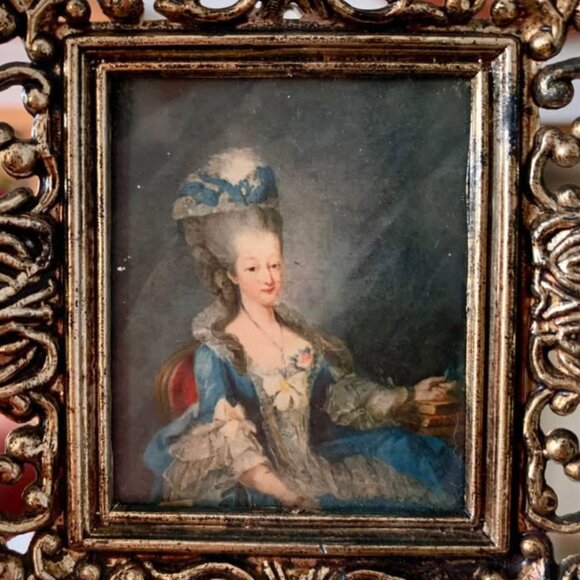 Vintage “Mini Marie Antoinette” art in ornate frame 👑 - Picture 4 of 5